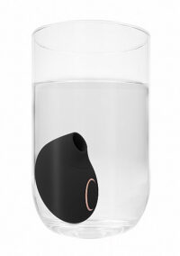 succhia-clitoride-seductive-black